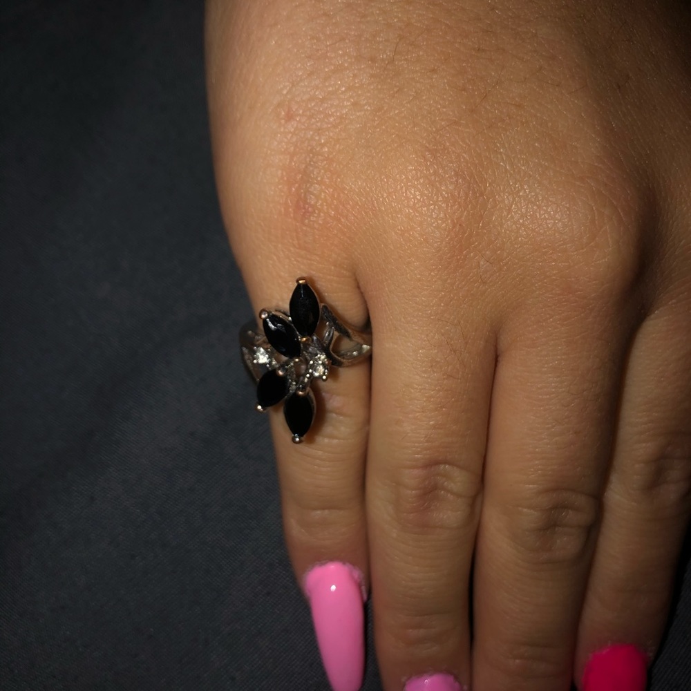 Woman’s ring